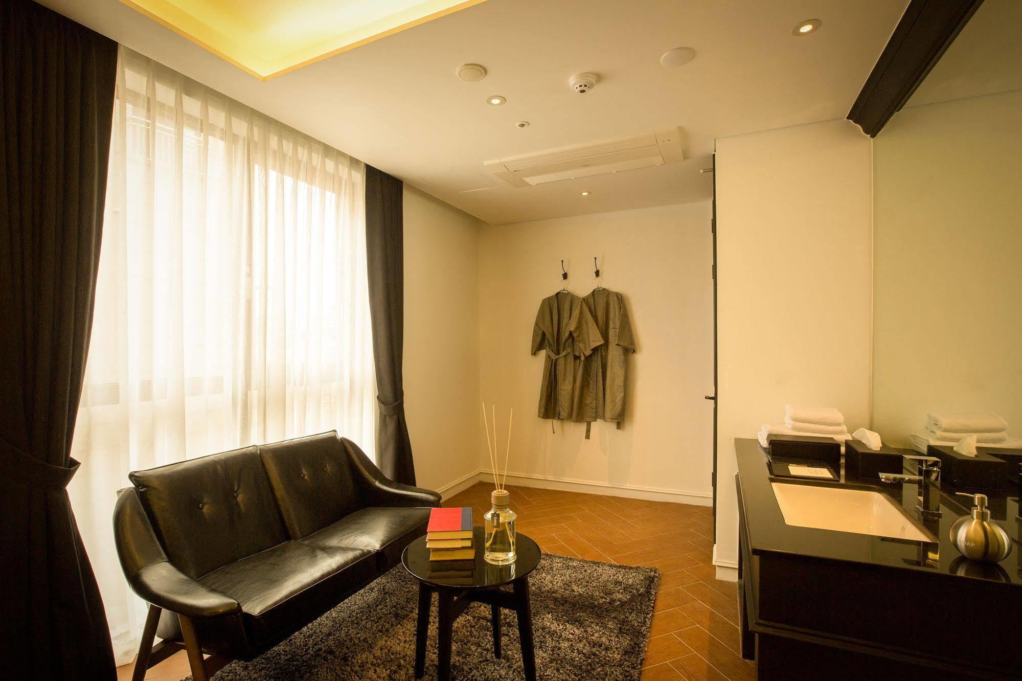 Trang Blue Hotel Seoul Exteriör bild